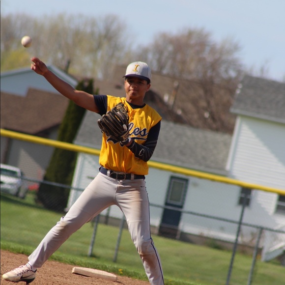 Marcus 😤 - Picture 3 of 4